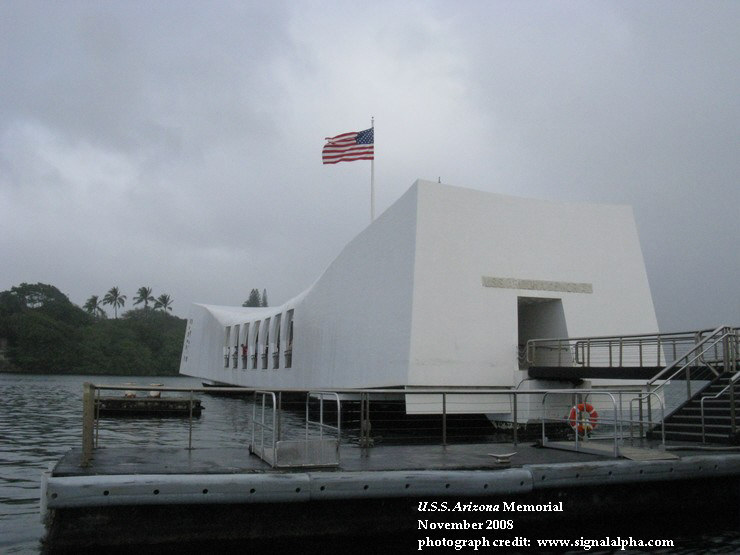 2008 Nov 17 Arizona Memorial_The design shows low morale in center but morale going up toward the ends of the structure_captioned